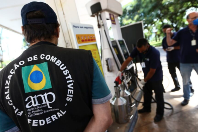 Distribuidoras de combustíveis apoiam resolução de combate à fraude.